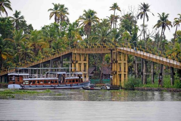 India, Kerala, Cochin, waterways bridge 2