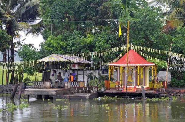India, Kerala, Cochin, waterways temple 2